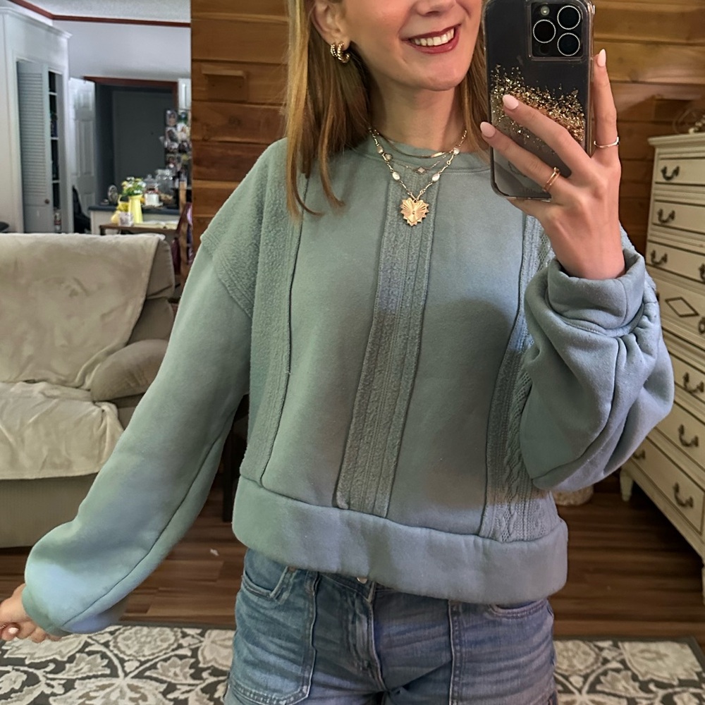 Green Pullover Sweatshirt